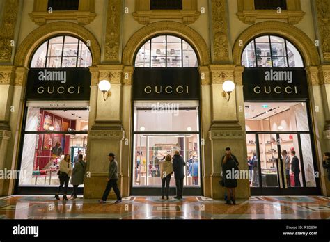 gucci outlets in italy.